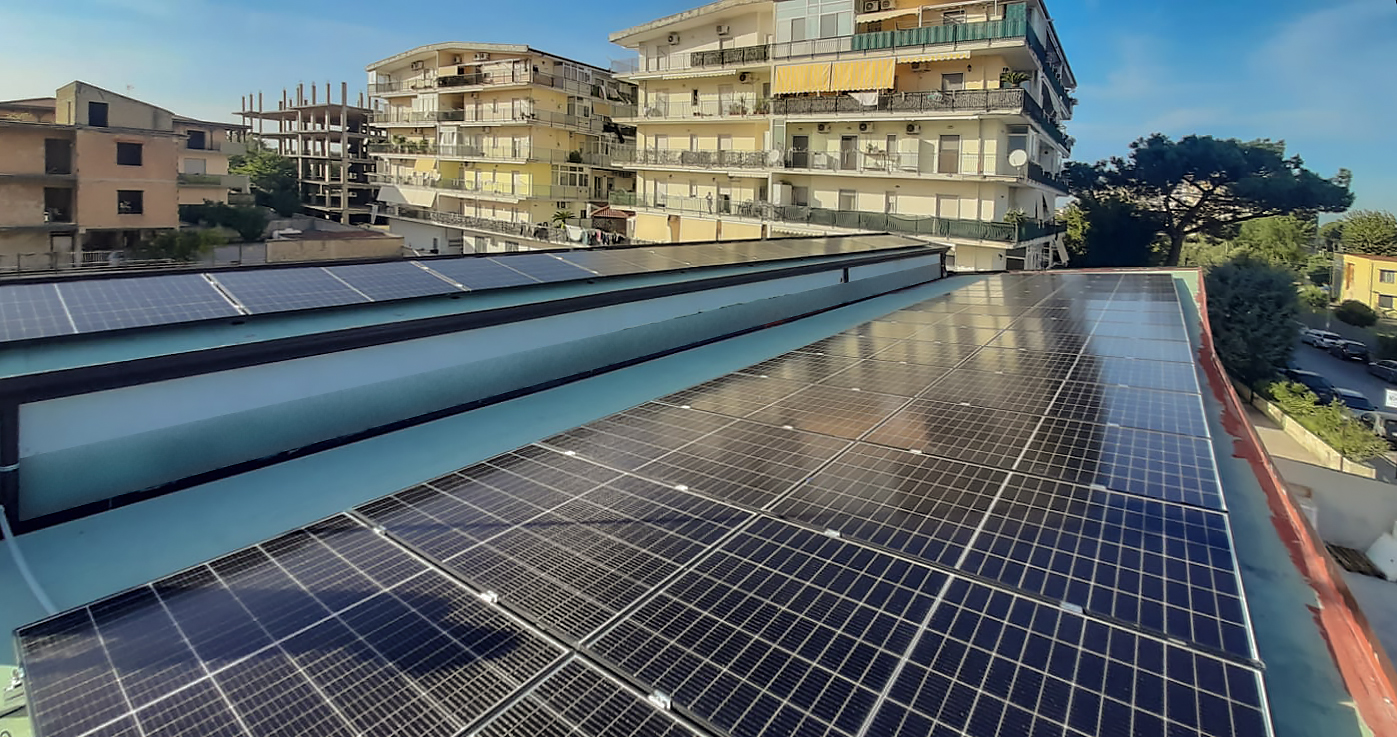 Impianto Fotovoltaico 20 kWp - Melito di Napoli, (Napoli) DMT Solar impianti fotovoltaici in tutta Italia residenziale e aziendale business, installatore certificato Tesla Powerwall e Sunpower Maxeon